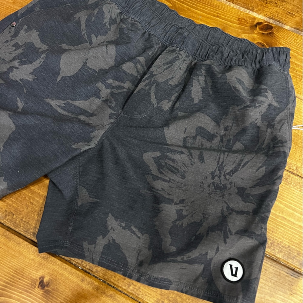 Vuori Cape Short 6” Inseam